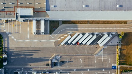 Warum AIDA perfekt für die Transport- und Logistikbranche ist: Erschließung von Effizienz und Skalierbarkeit